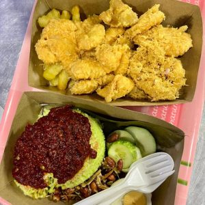 Nasi Lemak Hijau + Ayam Goreng/Udang Goreng